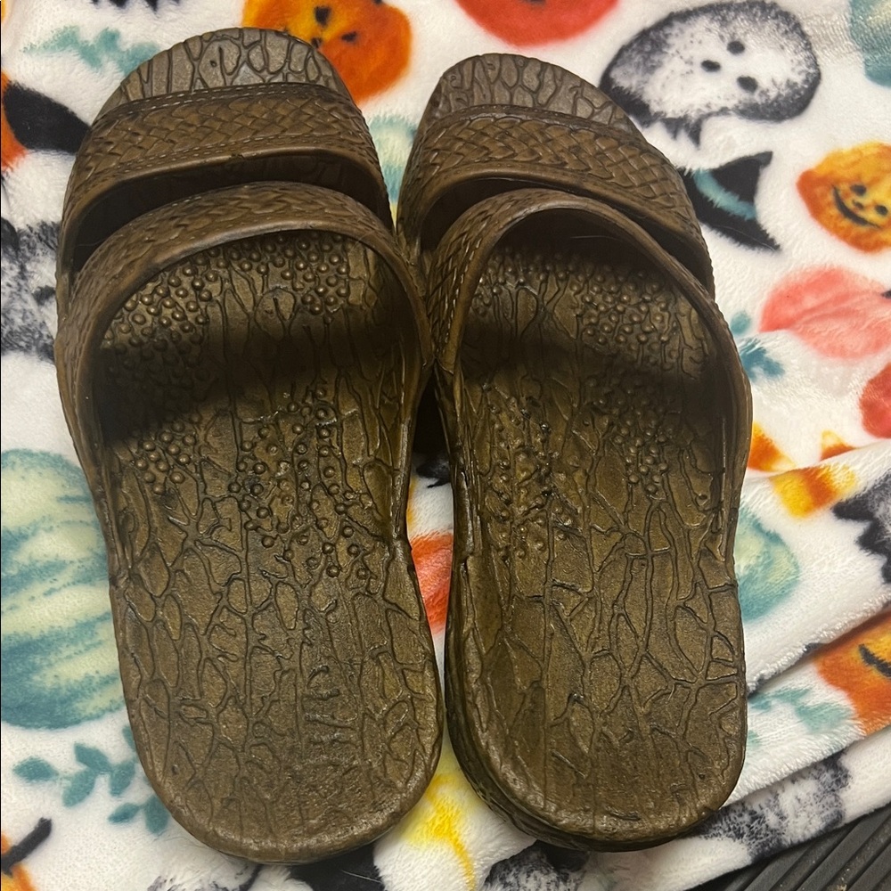 Pali  Brown Textured Slide Sandals